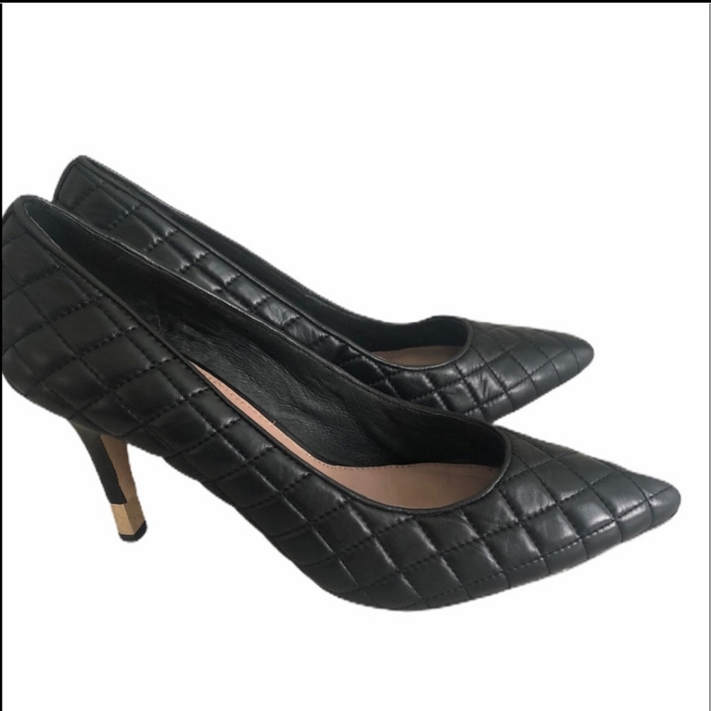 Vince Camuto Odell black quilted heels size 8